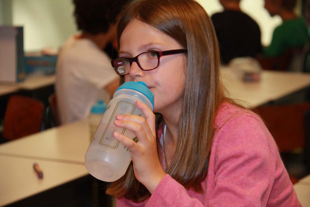 Even drinken van je drinkbus is oké, ook in de klas